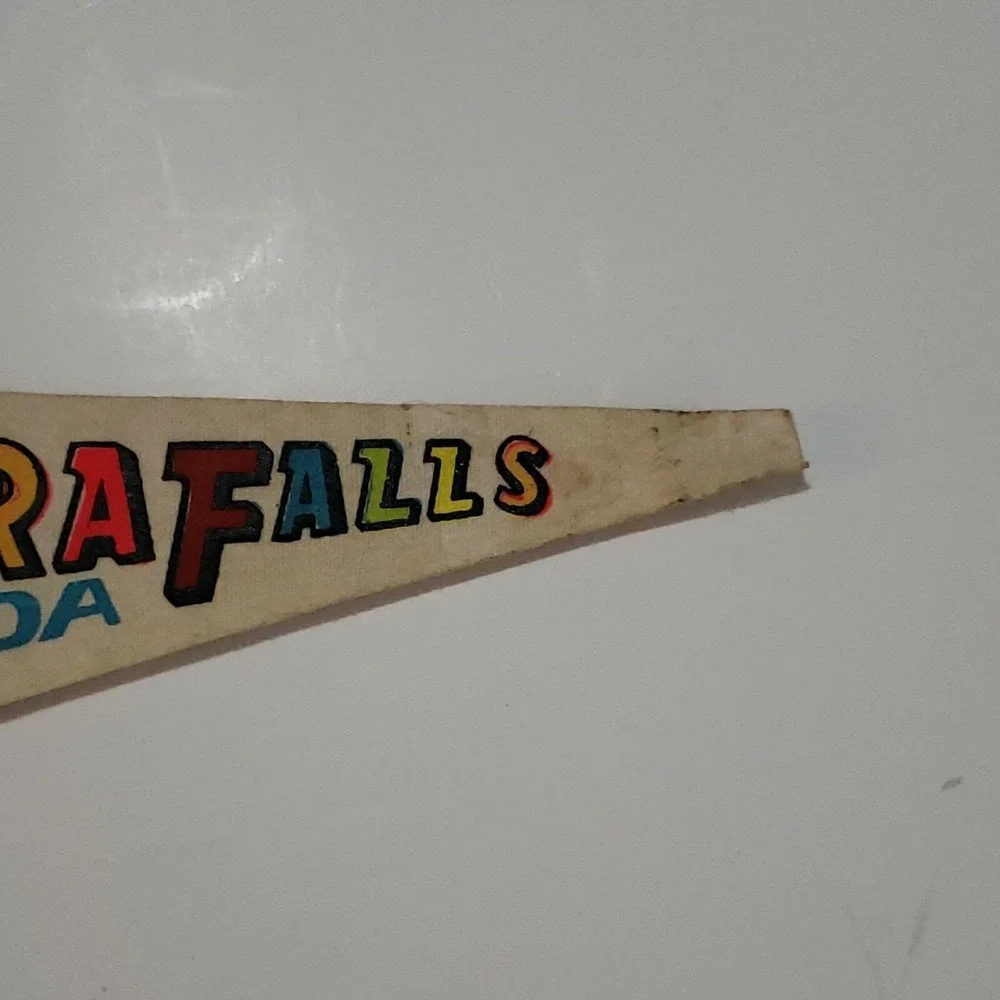 Vintage 1970s Niagara Falls Canada Maid of the Mist 2‎ layer Felt Flag Pennant